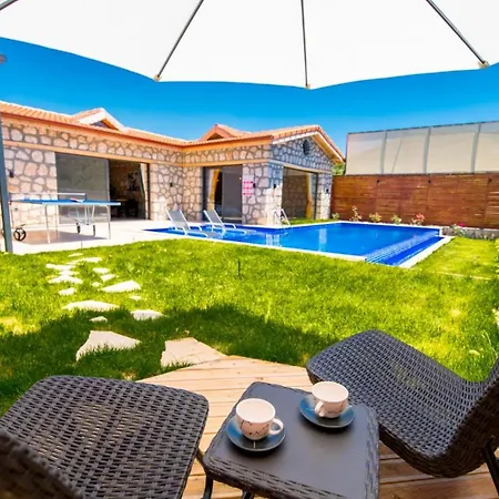 Nazar Villa